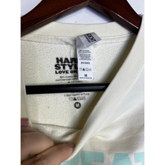 Harry Styles TPWK Treat People With Kindness Cream Crewneck Sweatshirt Medium - Picture 3 of 4